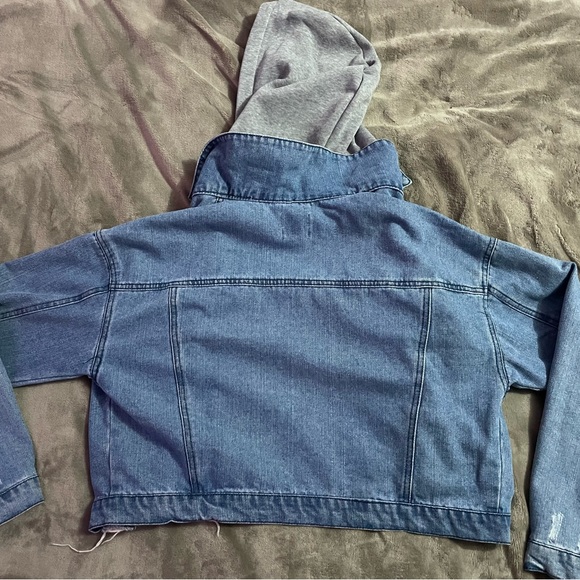 Ripped style denim jacket - Picture 3 of 3